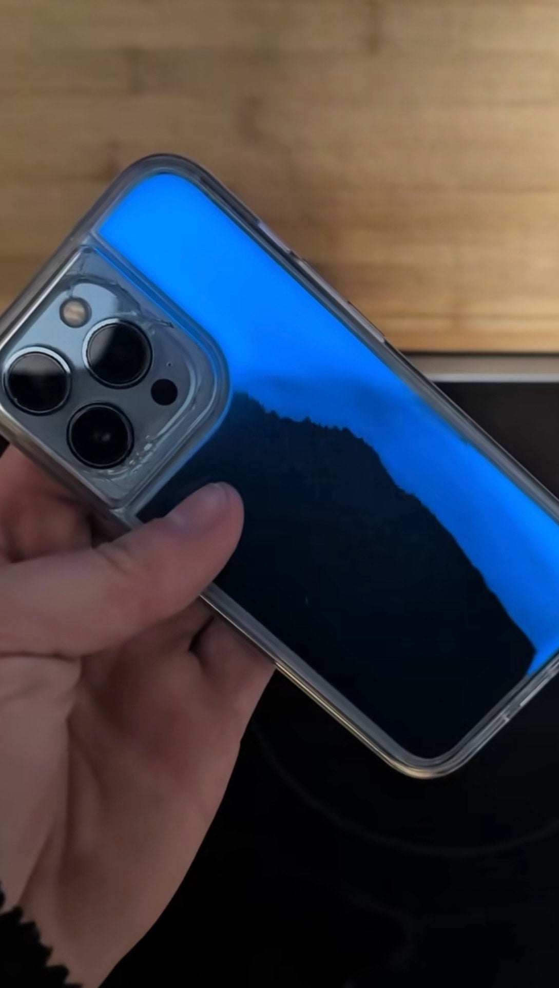 Neon Liquid Glow Case ( Blue )